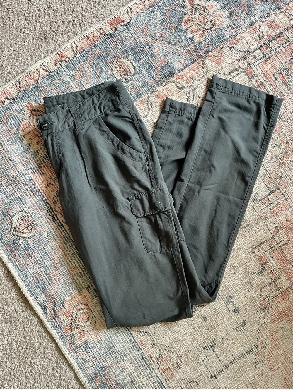 Columbia Women’s Size 2 Gray Cargo Hiking Outdoor Pants – Utility Trekking